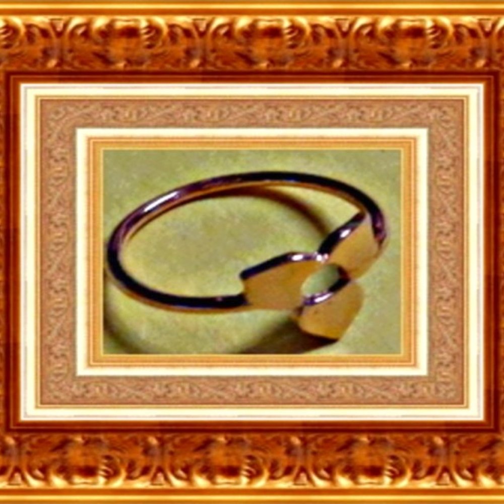 Gold Tone Simple Flower Design Ring Size 6.5 Unique Piece